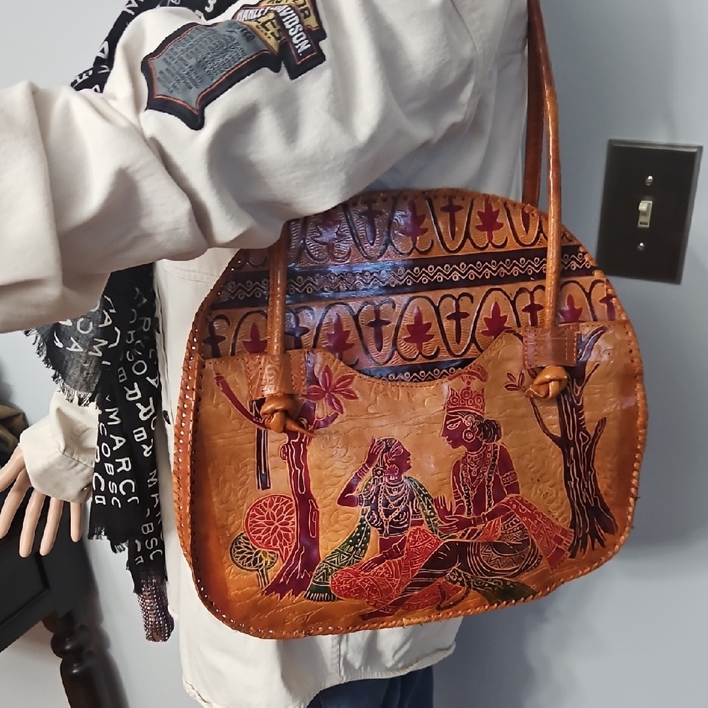Artistic Tribal Tan Leather Shoulder Bag - Picture 16 of 16
